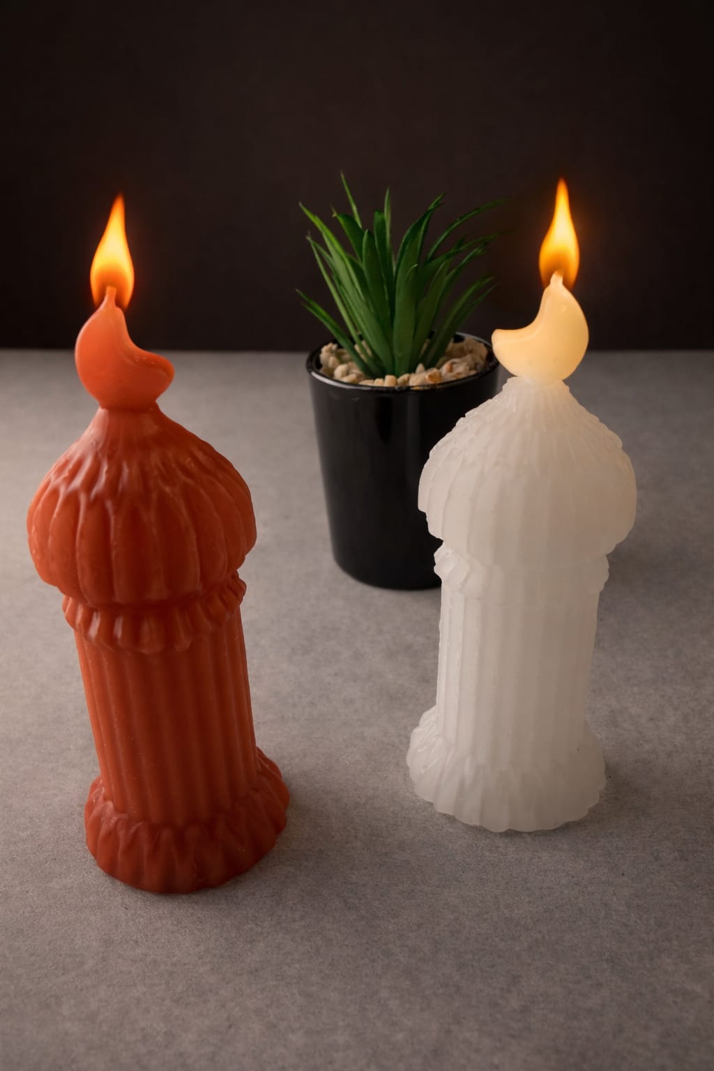 Ribbed Moon Candle